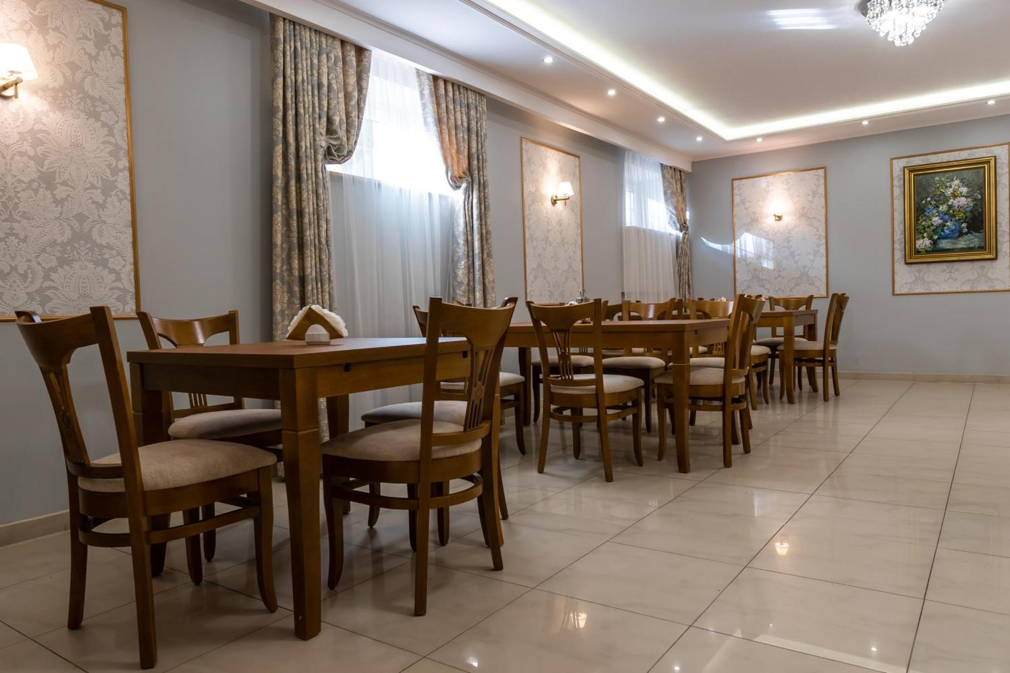 Hotel Palacowa Narol Eksteriør billede